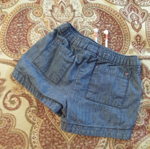 Size 18 months OshKosh baby girl shorts - Picture 3 of 11